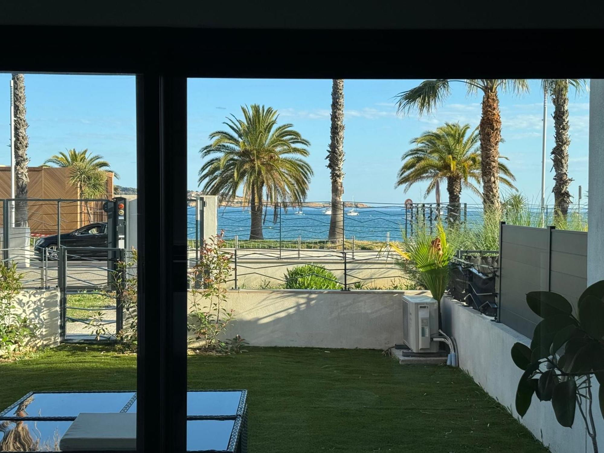 T3 Neuf Avec Terrasse Et Jardin Face A La Mer Bandol Eksteriør bilde
